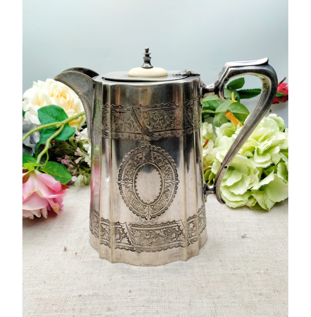 Cafetera plata inglesa