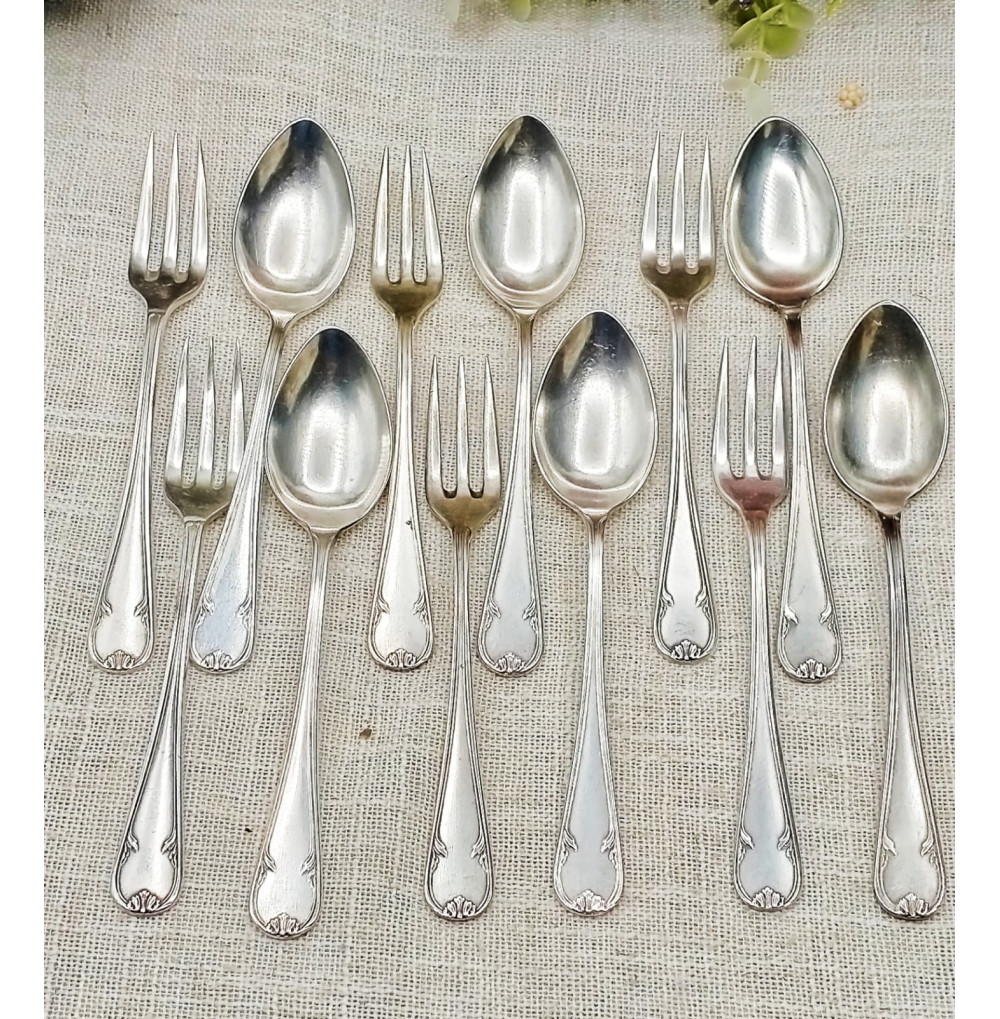 Set tenedores y cucharas...