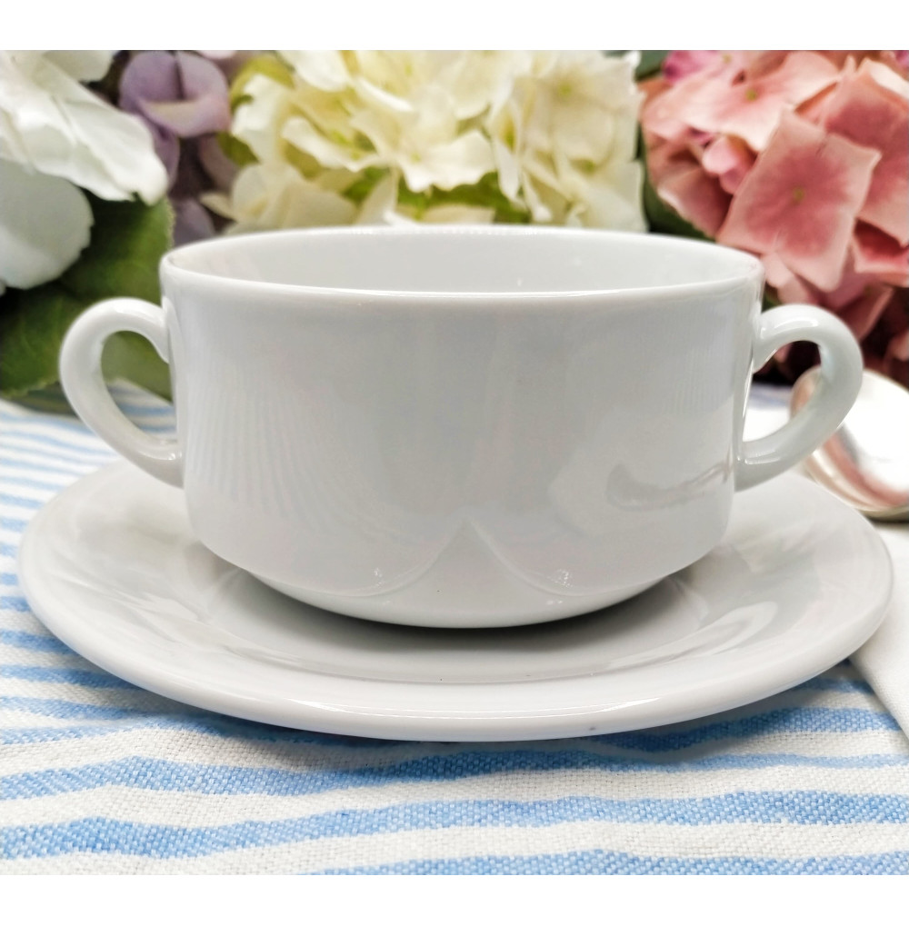 Taza de consomé